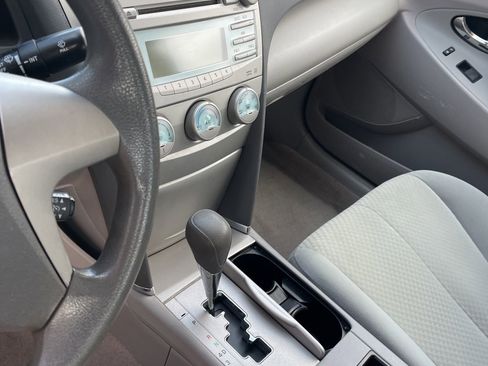 Used 2009 Toyota Camry LE image 13