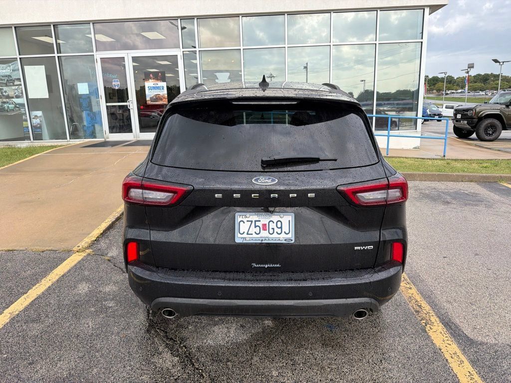 Used 2023 Ford Escape ST-Line Elite AWD/4WD image 5