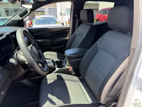 Used 2024 Chevrolet Colorado Trail Boss w/ Technology Package AWD/4WD image 11