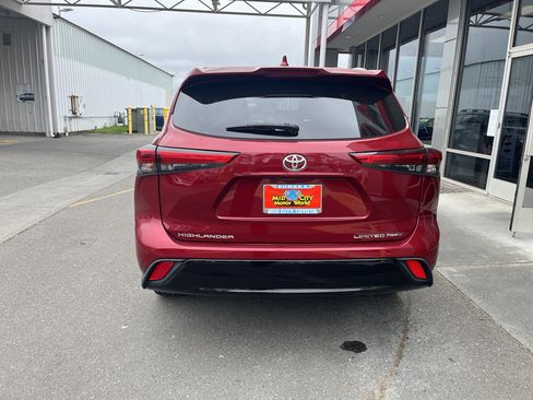 Used 2021 Toyota Highlander Limited AWD/4WD image 21