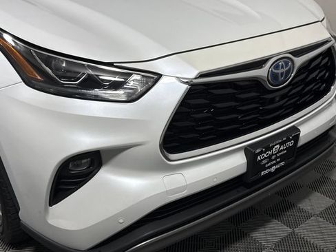 Used 2022 Toyota Highlander Platinum AWD/4WD image 12