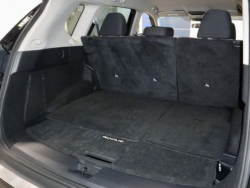 Certified 2022 Nissan Rogue SV image 15