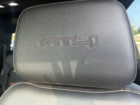 Used 2025 GMC Sierra 1500 AT4 w/ Technology Package AWD/4WD image 19