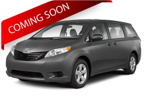 Used 2013 Toyota Sienna XLE FWD image 1