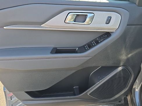 New 2026 Ford Explorer Active image 7