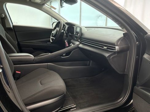 Used 2022 Hyundai Elantra SE FWD image 27