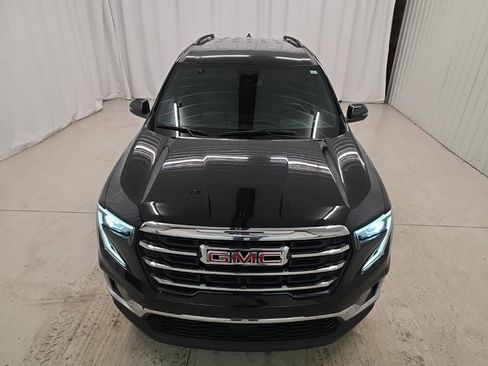 Used 2024 GMC Acadia Elevation image 9