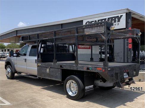 Used 2016 Ford F550 2WD Crew Cab Super Duty w/ XLT Interior Package image 6