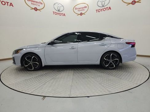 Used 2023 Nissan Altima 2.5 SR w/ SR Premium Package image 5