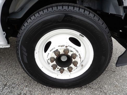 Used 2021 Ford E-350 and Econoline 350 Super Duty image 47