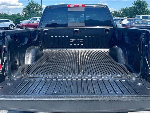 Used 2017 GMC Sierra 1500 SLT w/ SLT Premium Package RWD image 9