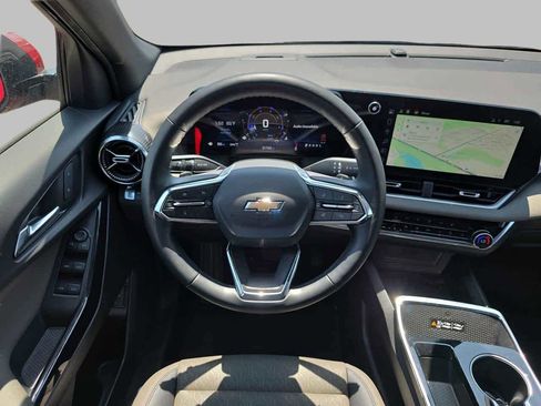 Used 2025 Chevrolet Equinox LT w/ Convenience Package II AWD/4WD image 11