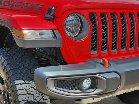 Used 2023 Jeep Gladiator Mojave w/ Trailer Tow Package AWD/4WD image 9