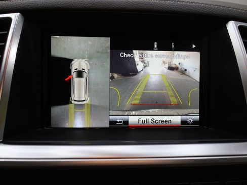 Used 2015 Mercedes-Benz GL 450 4MATIC w/ Appearance Package image 23