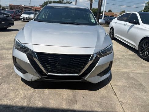 Used 2020 Nissan Sentra SV w/ Lighting Package FWD image 2