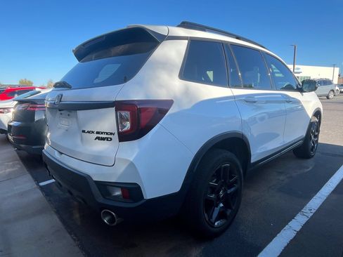 Used 2024 Honda Passport Black Edition image 4