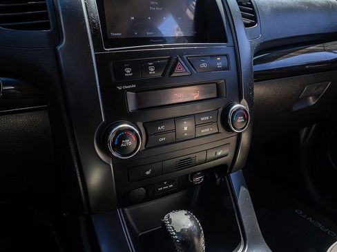 Used 2011 Kia Sorento EX w/ Premium Pkg image 28