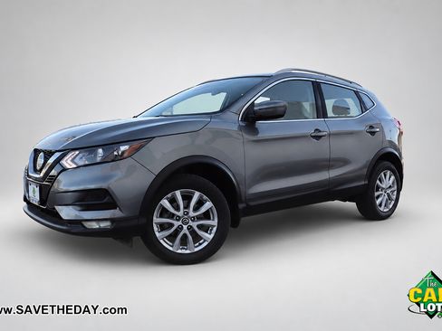 Used 2021 Nissan Rogue Sport SV FWD image 2
