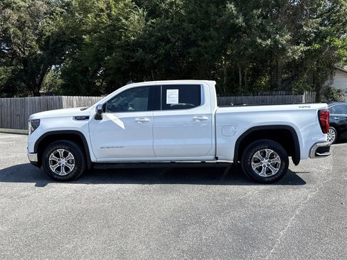 Used 2024 GMC Sierra 1500 SLE w/ Preferred Package image 2