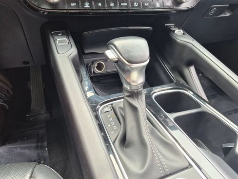 Used 2025 Kia Telluride S FWD image 16