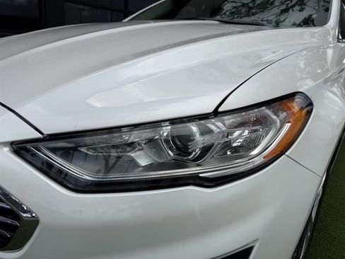 Used 2020 Ford Fusion SE FWD image 10