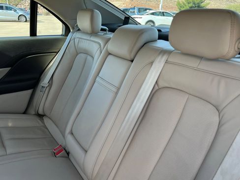 Used 2018 Lincoln Continental Reserve image 21