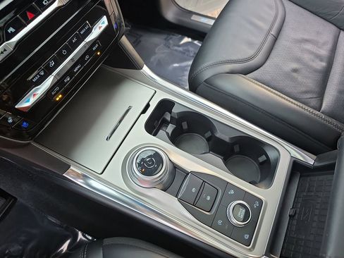 Used 2022 Ford Explorer Platinum w/ Equipment Group 601A image 27