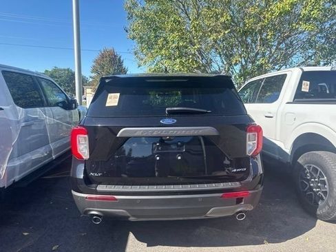 Used 2024 Ford Explorer XLT w/ Equipment Group 202A AWD/4WD image 4
