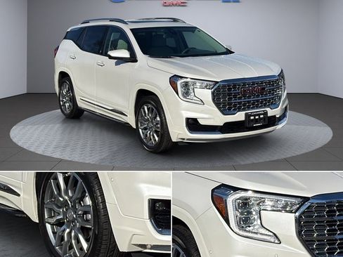 Used 2024 GMC Terrain Denali w/ Denali Premium Package image 2