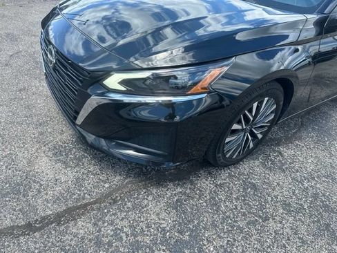 Used 2024 Nissan Altima 2.5 SV FWD image 9