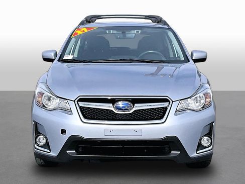 Used 2017 Subaru Crosstrek 2.0i Premium image 3