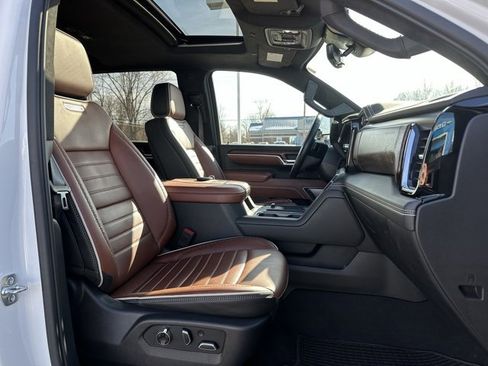 Used 2025 GMC Sierra 3500 Denali Ultimate image 7