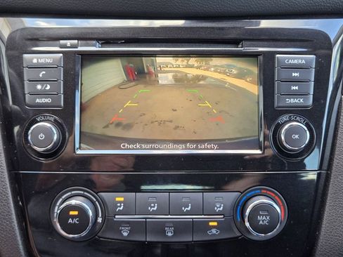 Used 2022 Nissan Rogue Sport S FWD image 19