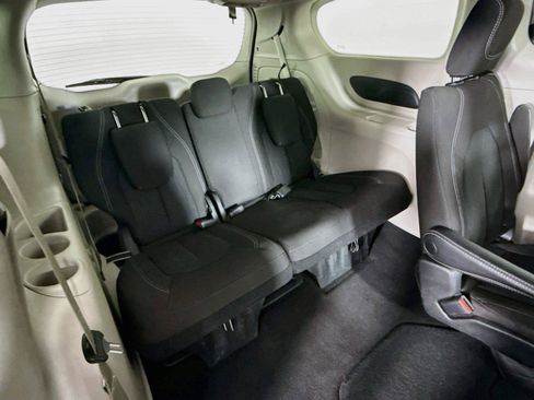Used 2023 Chrysler Voyager LX FWD image 25