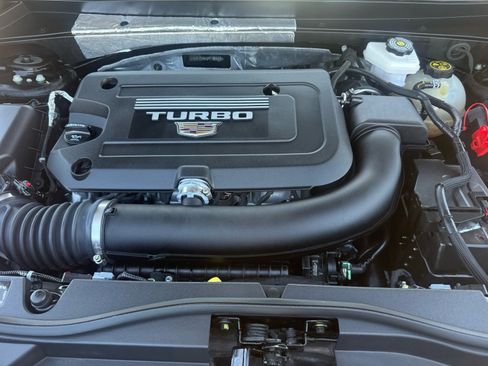 Used 2023 Cadillac XT4 Premium Luxury image 28