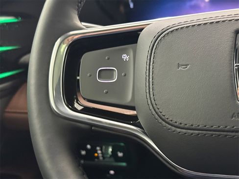 Used 2026 Lincoln Nautilus Reserve w/ Jet Appearance Package image 24