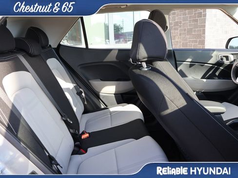 Certified 2025 Hyundai Venue SEL FWD image 12