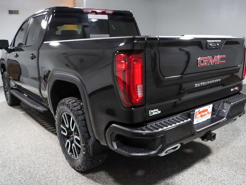 Used 2024 GMC Sierra 1500 AT4 w/ Technology Package AWD/4WD image 10