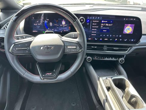Used 2024 Chevrolet Equinox EV RS AWD/4WD image 8