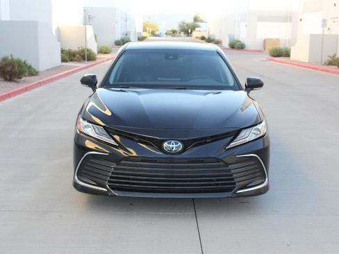 Used 2023 Toyota Camry XLE FWD image 2