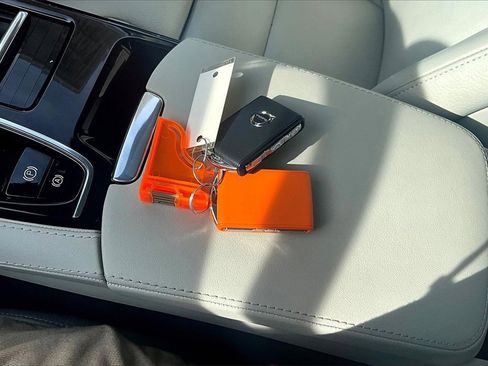 Used 2024 Volvo S60 T8 Ultimate w/ Climate Package image 31