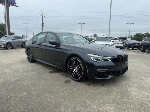 Used 2019 BMW 750i w/ Executive Package RWD image 3