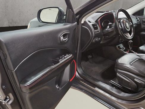 Used 2019 Jeep Compass Trailhawk AWD/4WD image 11