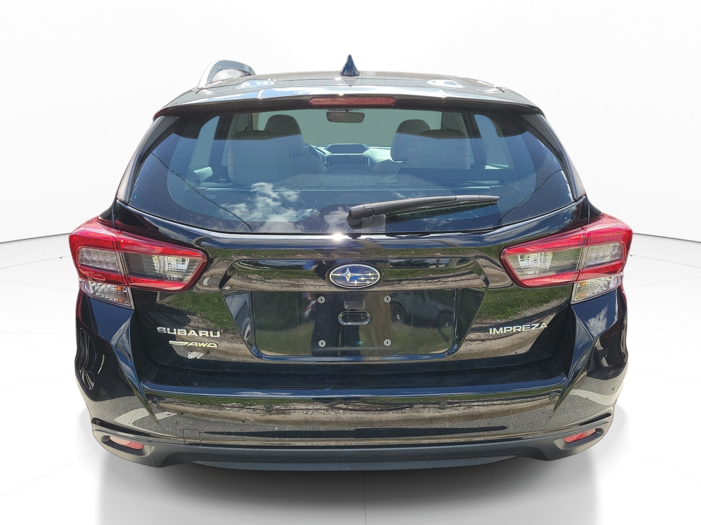 Used 2023 Subaru Impreza 2.0i Limited w/ Popular Package #2 AWD/4WD image 8