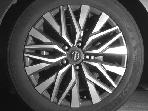 Used 2025 Nissan Altima 2.5 SV image 12