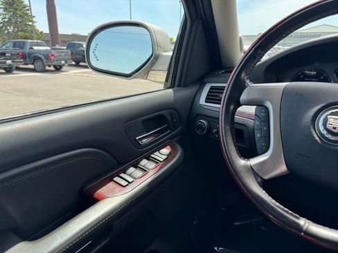 Used 2008 Cadillac Escalade EXT AWD/4WD image 25