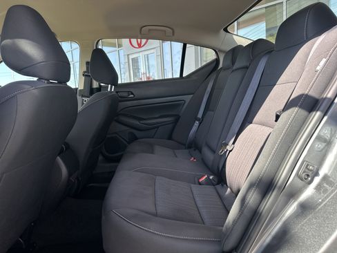 Used 2025 Nissan Altima 2.5 SV FWD image 21