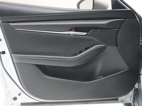 Used 2019 MAZDA MAZDA3 Sedan FWD image 14