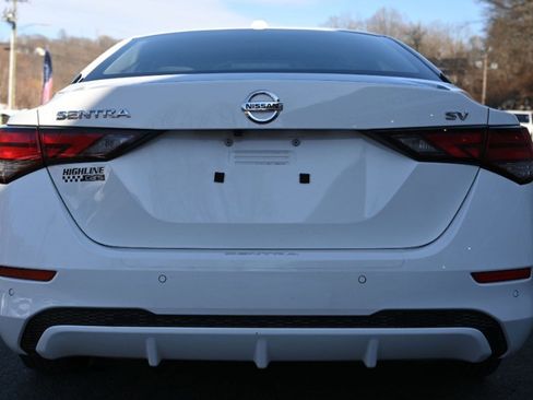 Used 2022 Nissan Sentra SV w/ Trunk Package image 4