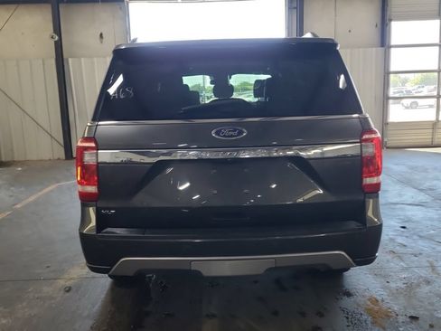 Used 2018 Ford Expedition XLT w/ Equipment Group 202A AWD/4WD image 4